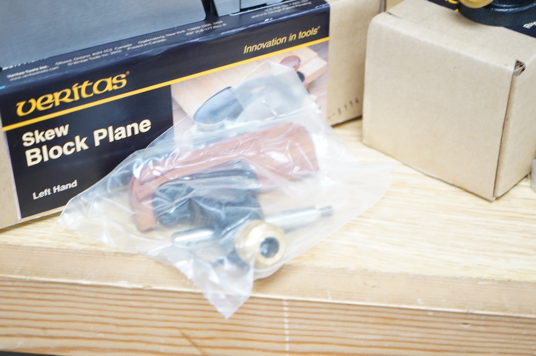 A pair of boxed Veritas Tools skew block planes (left hand and right hand) with paperwork (05P 77.01 and 05P76.01)